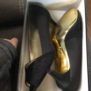 Adrianna Papell black heels